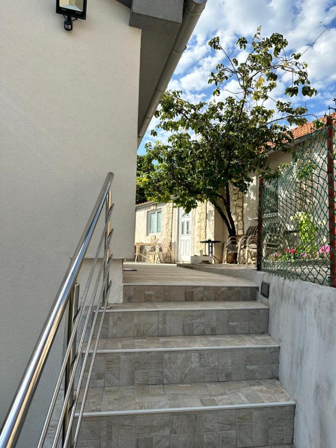 Lora Apartment Skradin Exterior photo