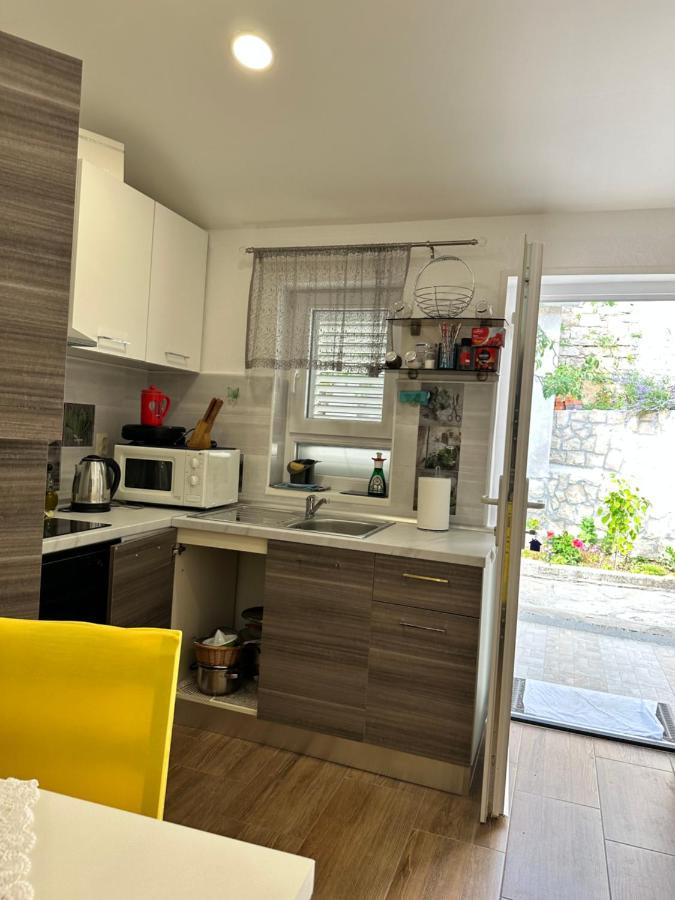 Lora Apartment Skradin Exterior photo