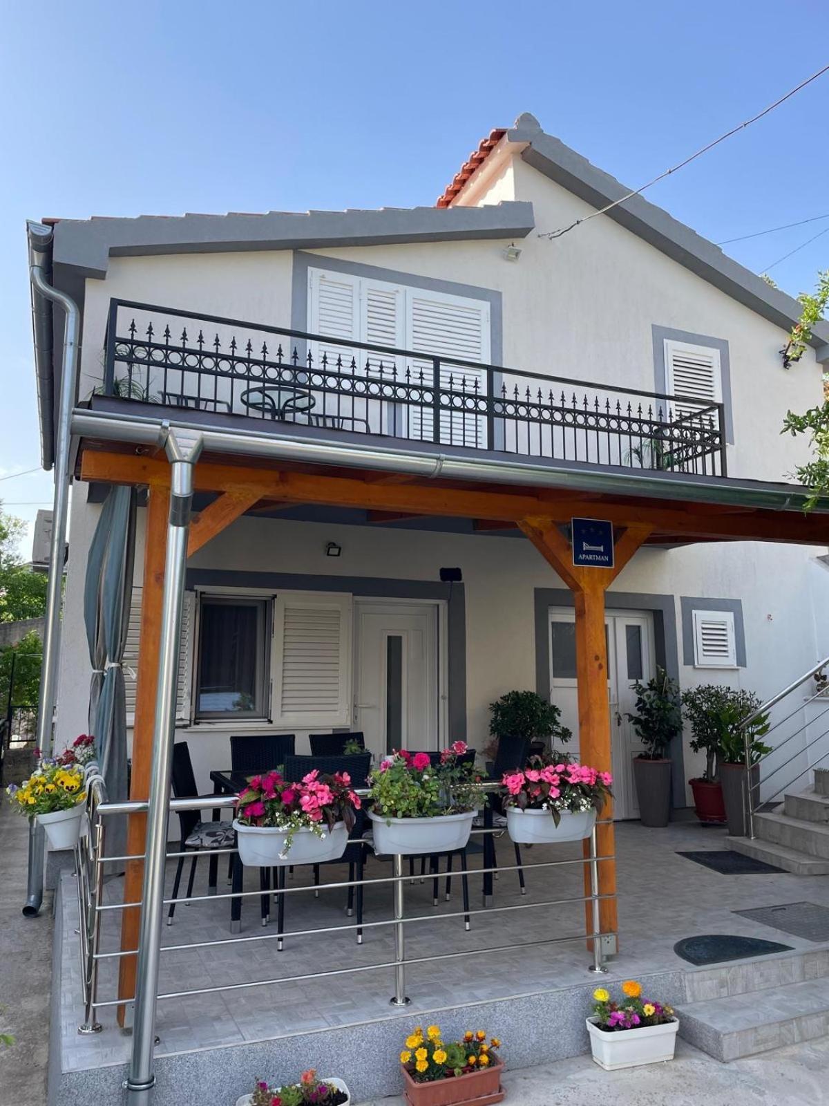 Lora Apartment Skradin Exterior photo