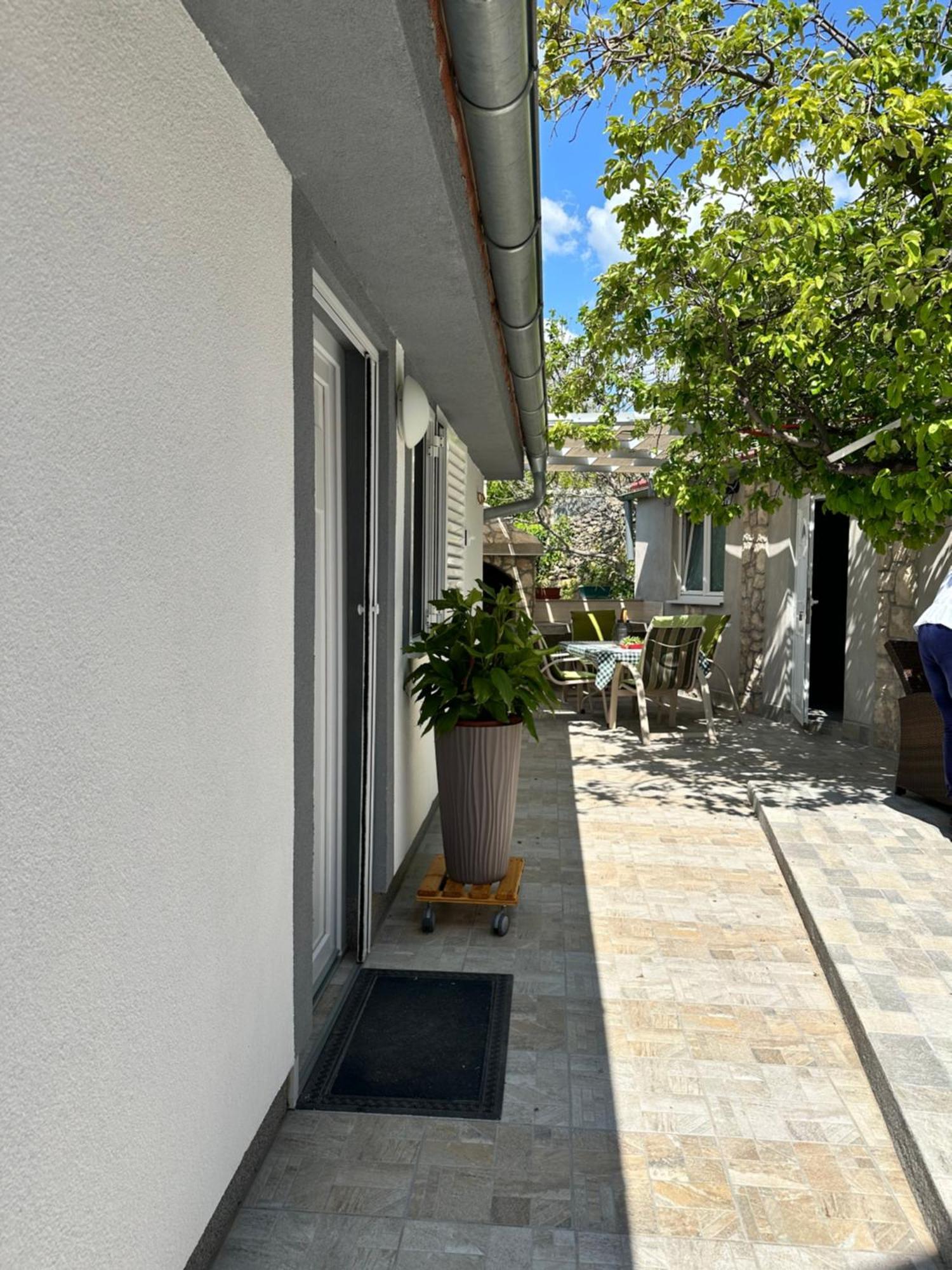 Lora Apartment Skradin Exterior photo